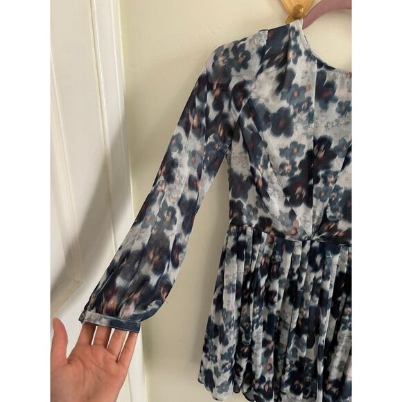 Urban Outfitters Dress Women's 0 Kimchi Blue Floral Mini Sheer Back Cut Out - Picture 3 of 10